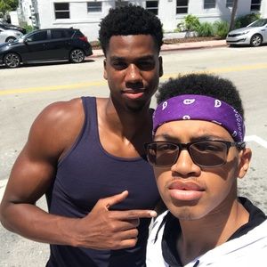 Meet your Posher, Davis